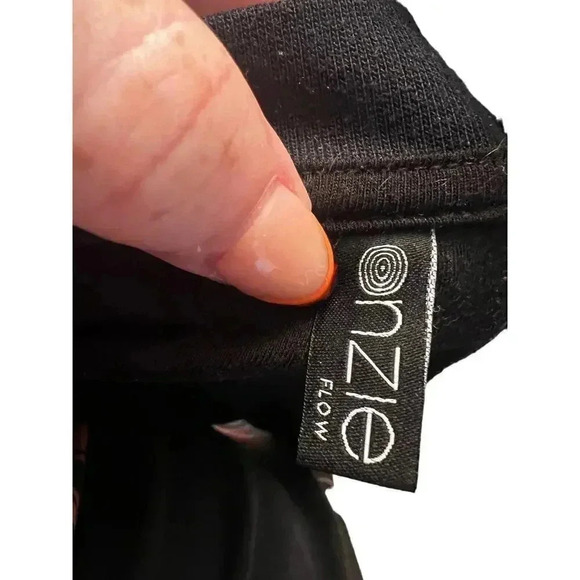 Onzie flow yoga jacket zip front and zip pockets size s/m - Picture 6 of 7